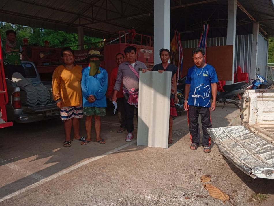 ลงพื้นที่ ตรวจสอบบ้านเรือนของประชาชนหมู่ที่ 4 หมู่ที่ 9 หมู่ที่10 หมู่ที่ 11 จำนวน 8 ราย เนื่องจากถูกลมพายุพัดทำให้กระเบื้องมุงหลังคาได้รับความเสียหาย