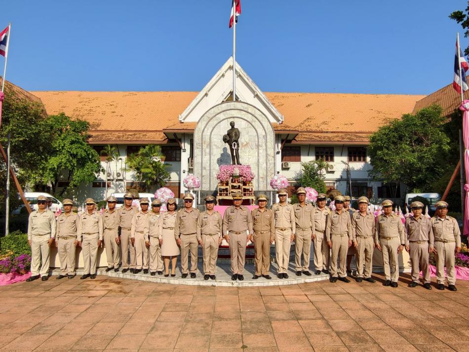 พิธีวางพานพุ่มดอกไม้สด ถวายราชสักการะ พระบาทสมเด็จพระจุลจอมเกล้าเจ้าอยู่หัว รัชกาลที่ 5 เนื่องในวันท้องถิ่นไทย ประจำปี 2569 